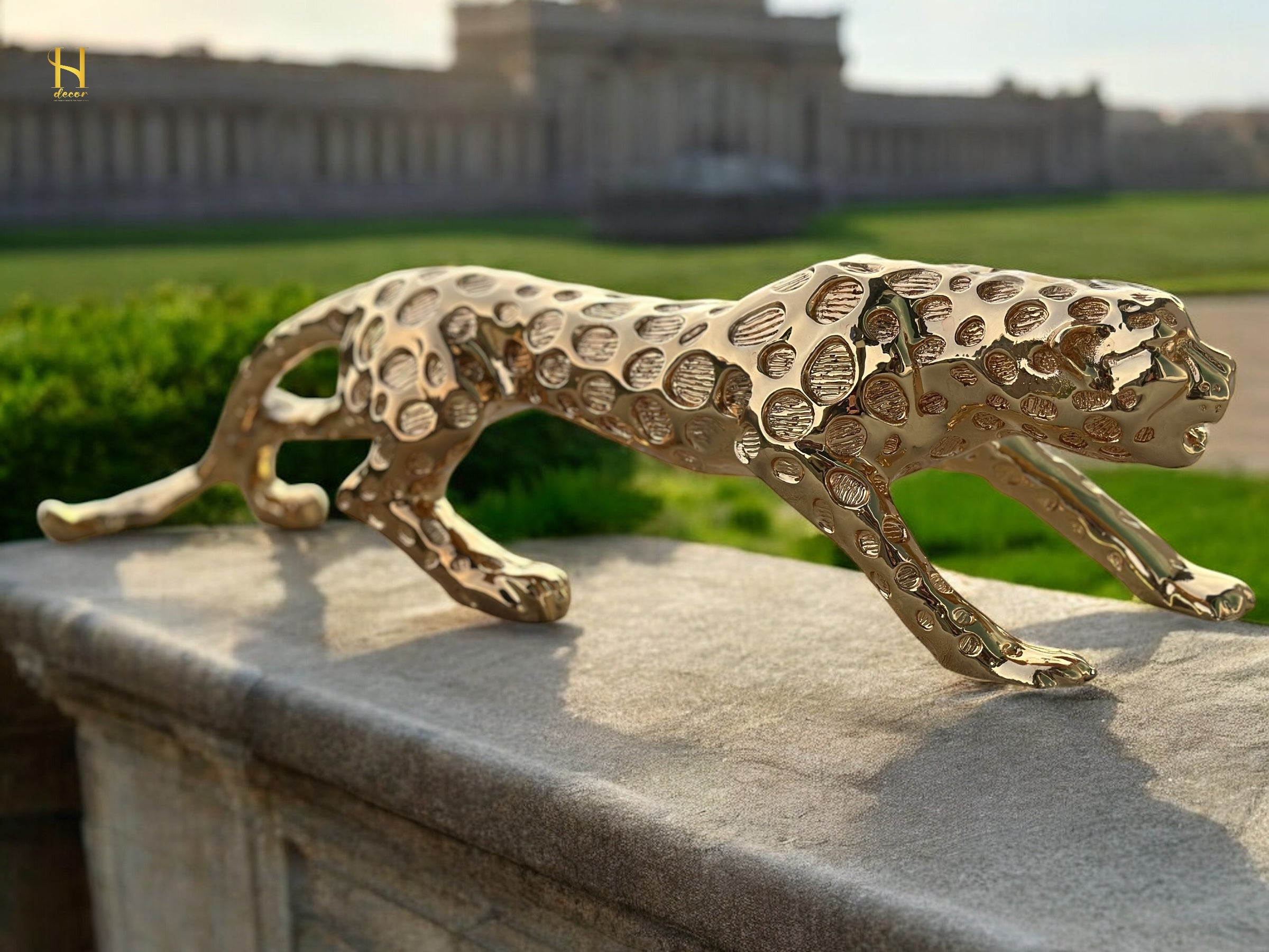 Pure Gold Jaguar Statue – Majestic Luxury Decorative Piece for Home & Office