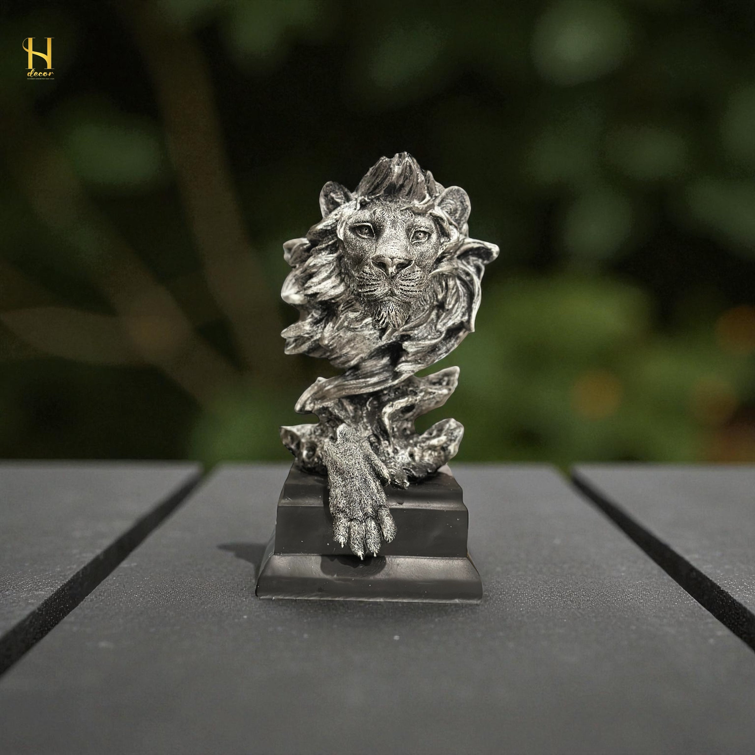 Majestic Lion Head Sculpture