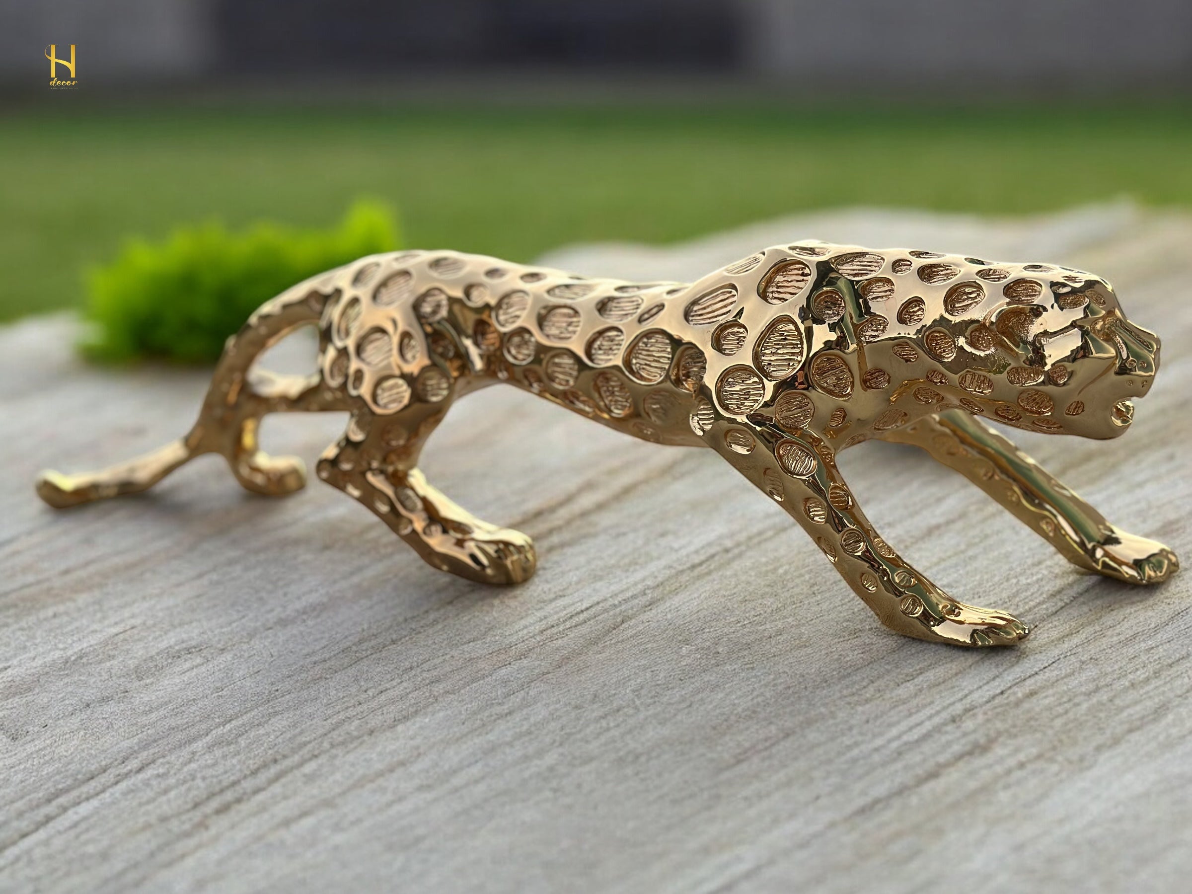 Pure Gold Jaguar Statue – Majestic Luxury Decorative Piece for Home & Office