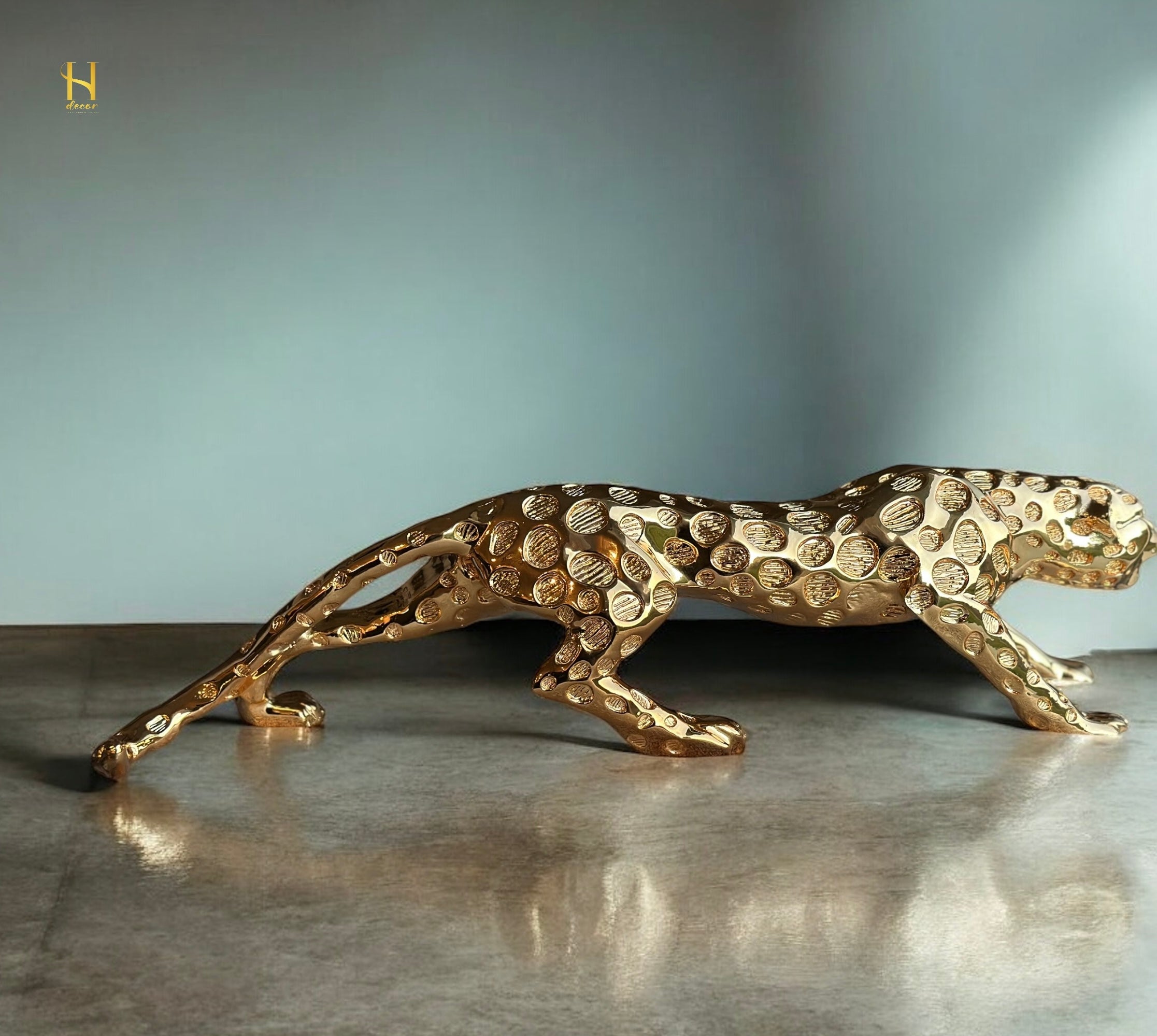 Pure Gold Jaguar Statue – Majestic Luxury Decorative Piece for Home & Office