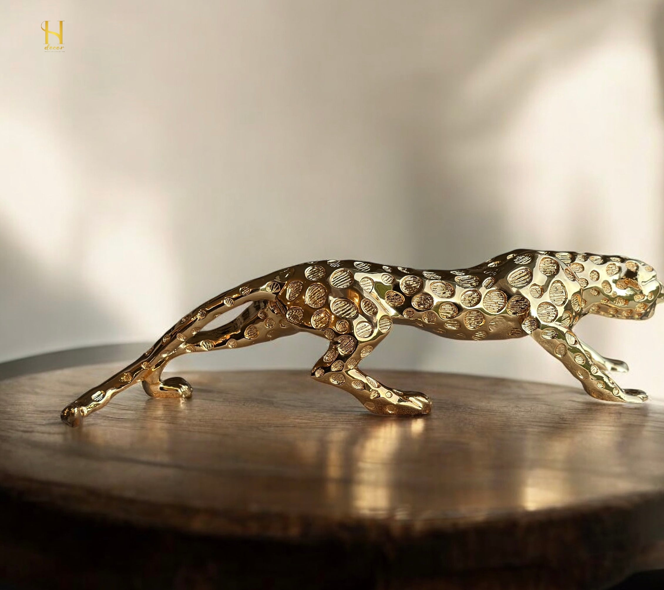Pure Gold Jaguar Statue – Majestic Luxury Decorative Piece for Home & Office
